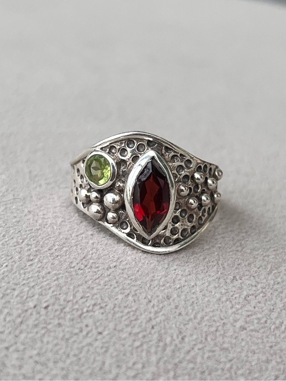 Artisan Sterling Silver Marquise Garnet & Round Peridot Gemstone Ring Size 8